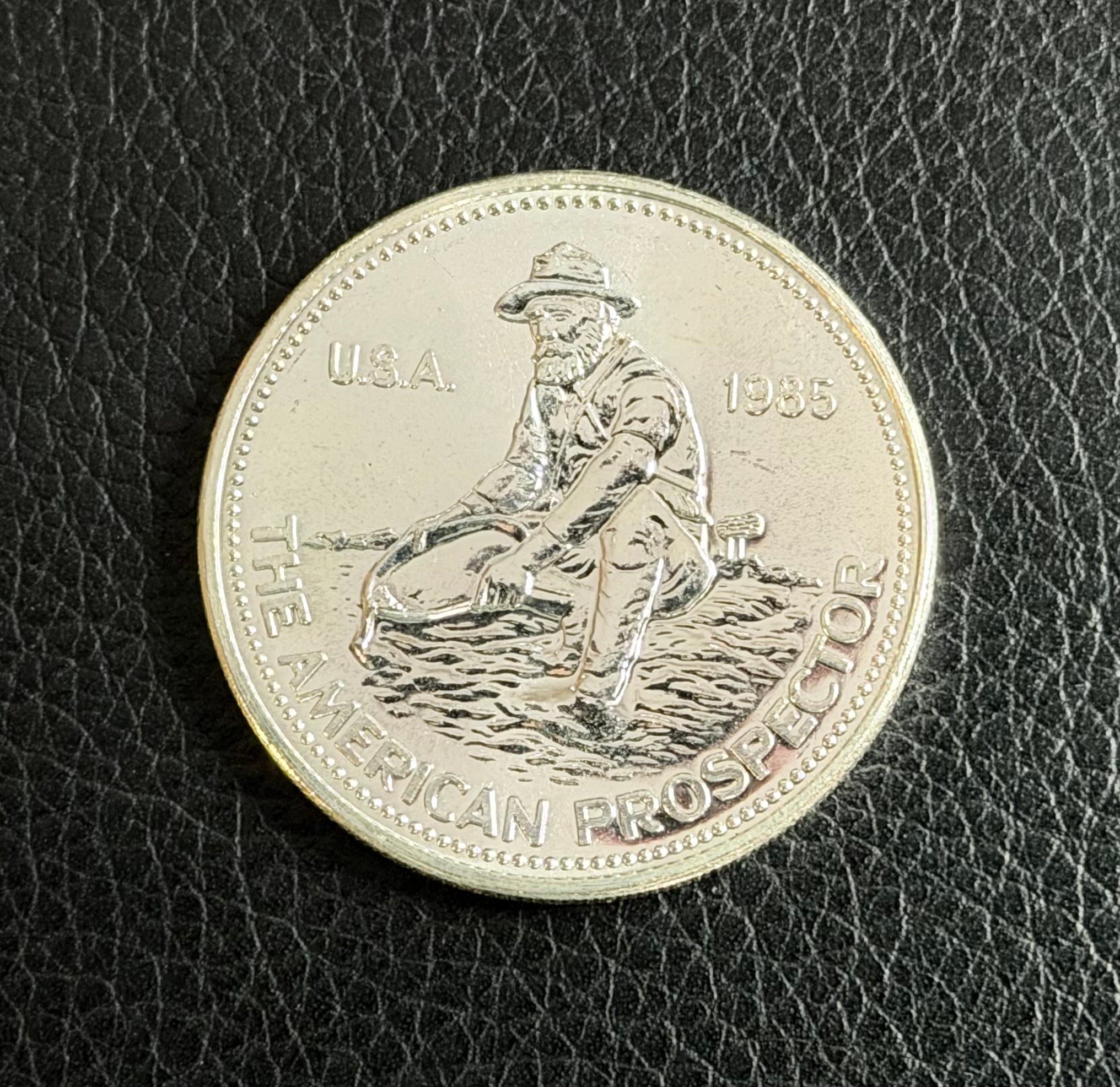 1 ozt - Vintage - 1985 Englehard Prospector - .999 Fine silver round