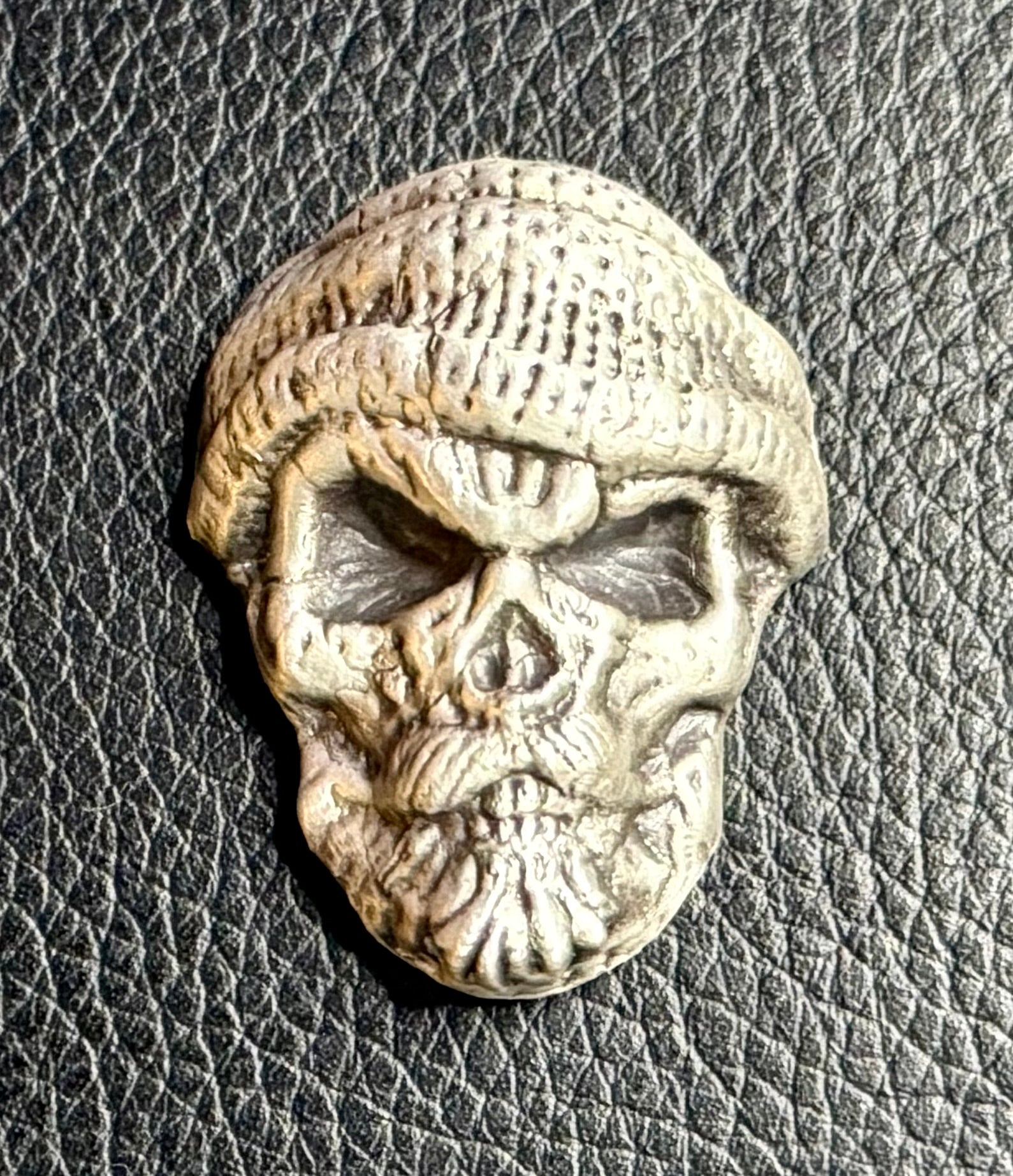 2 Ozt - 'Laid back skully' - .999 Fine Silver