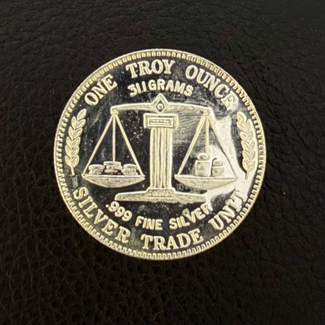 Vintage - 1988 Academy Corporation 1 Ozt .999 Fine Silver Round